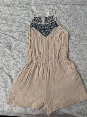 Beige Sleeveless Mini Romper with Navy Geometric Yoke